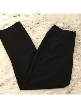LEE Woman’s size medium black active performance pants with stirrup stra…